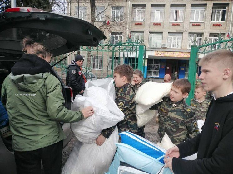 Школьники Ессентуков передали в зону СВО текстиль для госпиталей