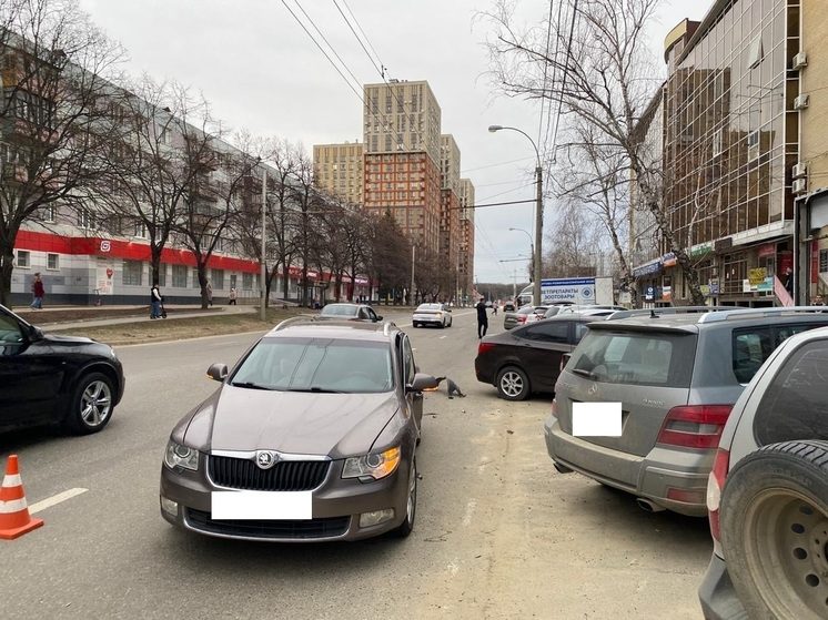 В ДТП четырех автомобилей в Ставрополе пострадала 23-летняя пассажирка