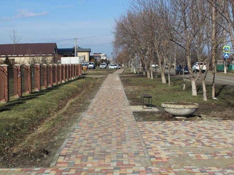 В селе на Ставрополье в рамках нацпроекта благоустраивают улицы
