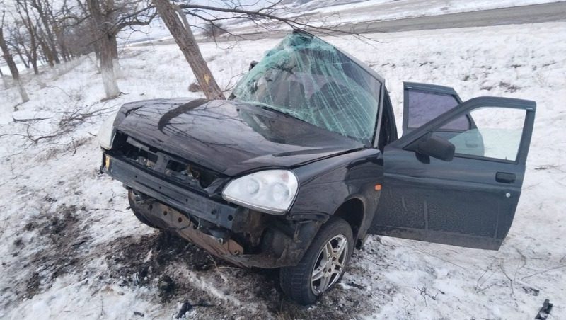 Водитель вылетел в кювет и получил травмы в ДТП в Ипатовском округе