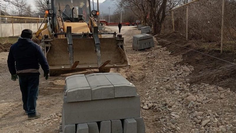 Дороги ремонтируют в селе Минераловодского округа