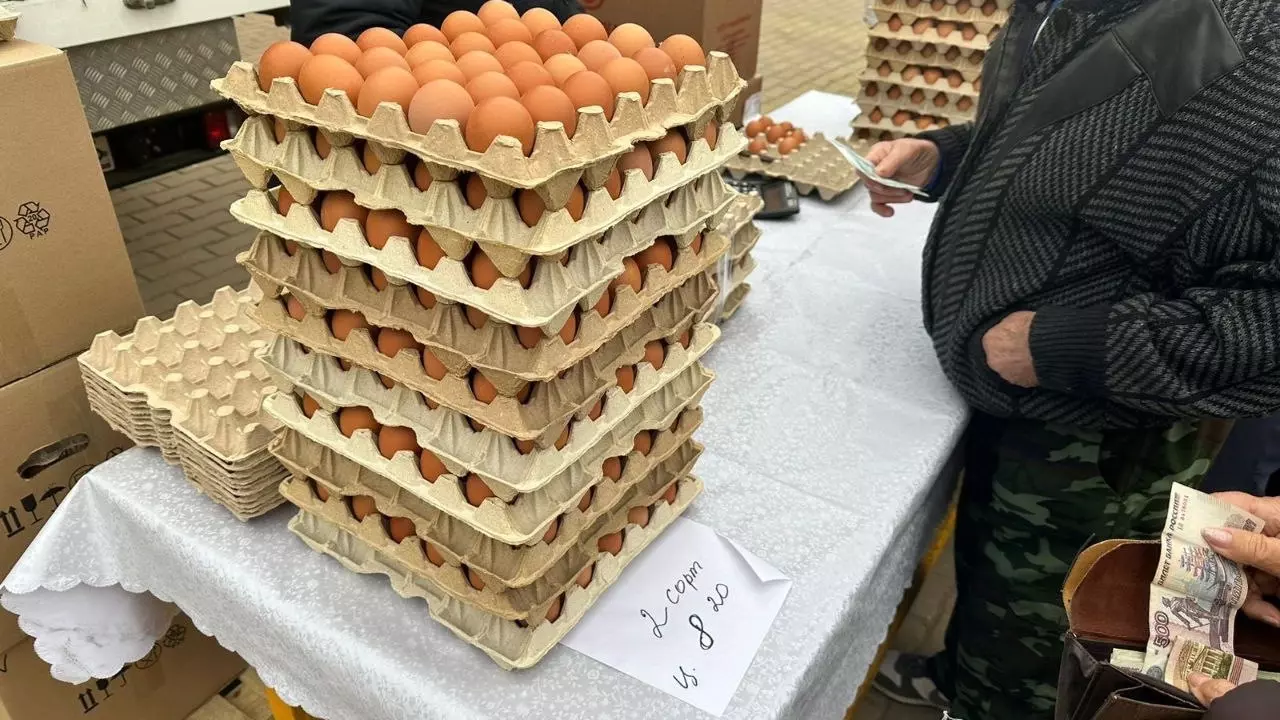 Яйца поштучно за 8 рублей продавали на ярмарке в Ставрополе0