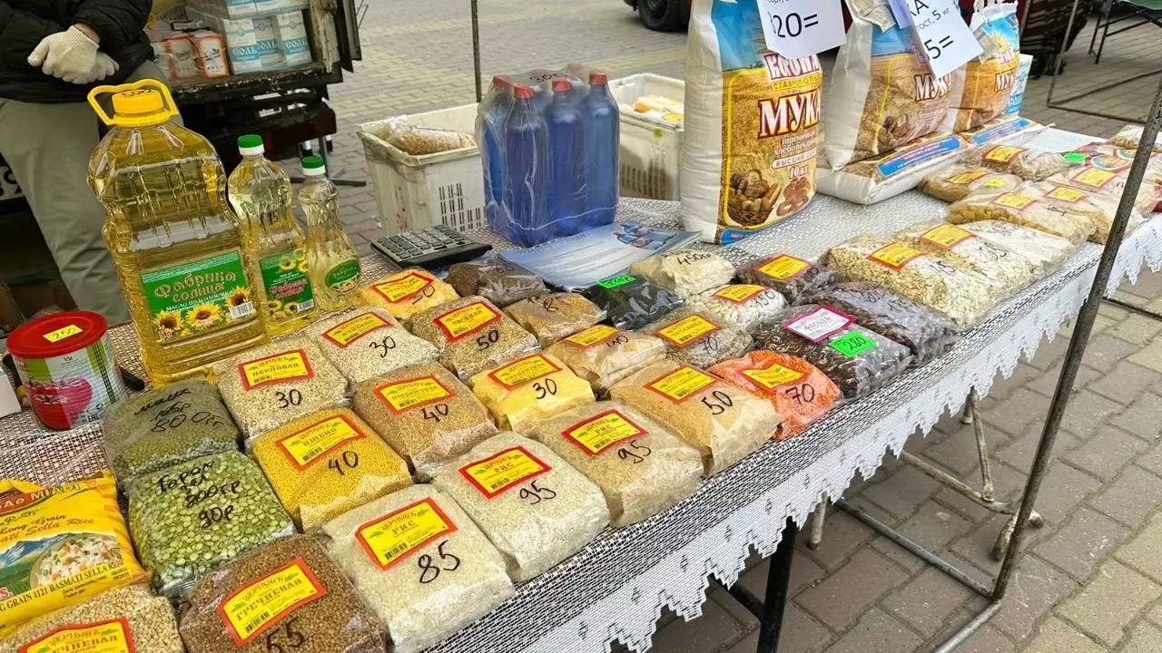 Яйца поштучно за 8 рублей продавали на ярмарке в Ставрополе5