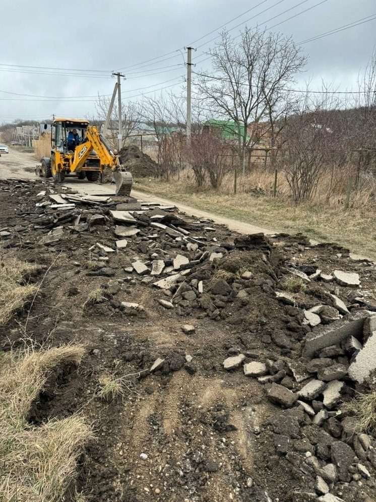 В городе Лермонтове стартовал ремонт дорог на 12 участках