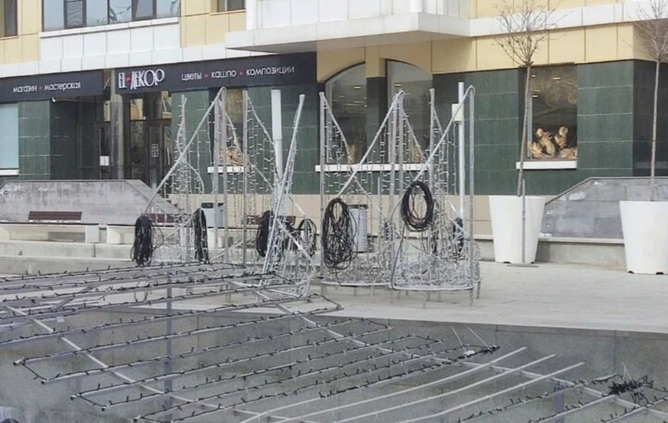 В первый же день весны в Ставрополе начали демонтировать зимние фонтаны0