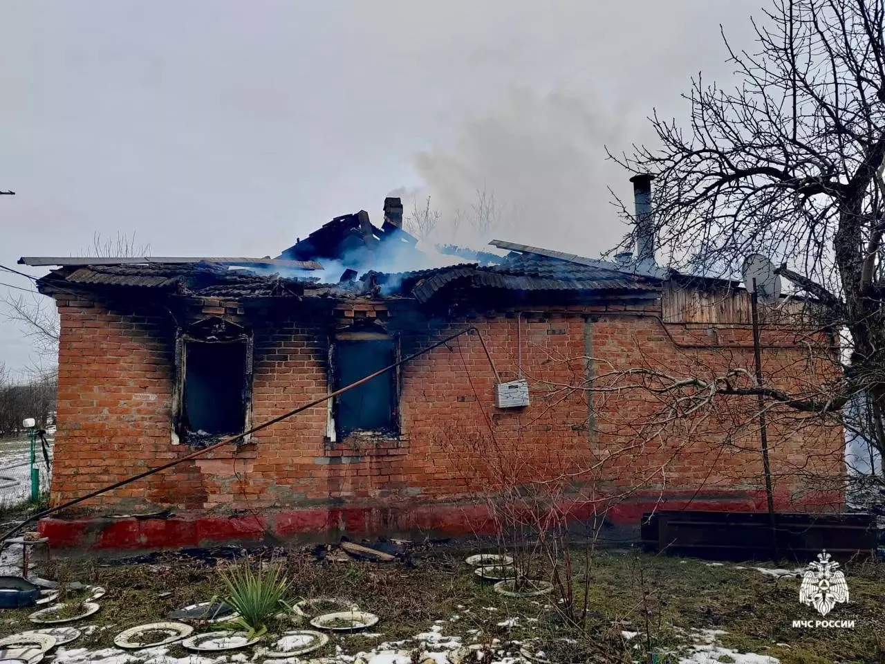Жители Ставрополья поставили на зарядку телефон и лишились дома2