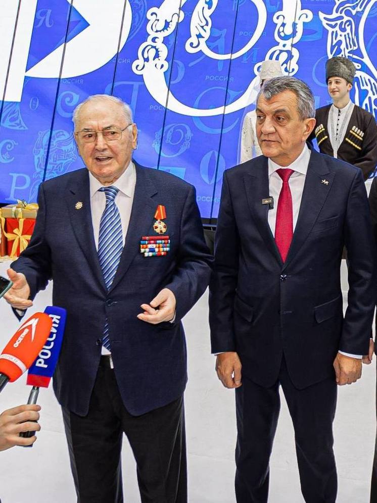 Бывший глава Северной Осетии Александр Дзасохов отмечает свое 90-летие
