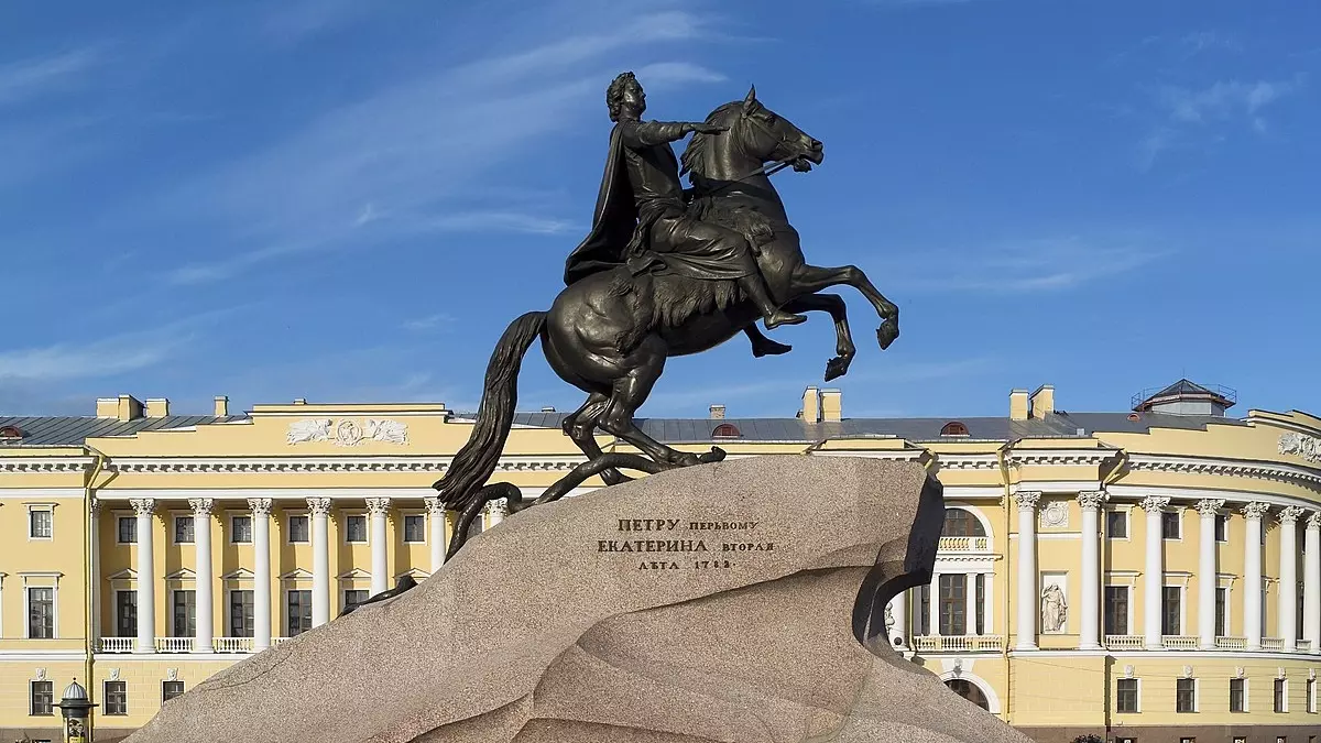 Ежегодно Северная Венеция входит в рейтинги самых посещаемых городов России и Европы.