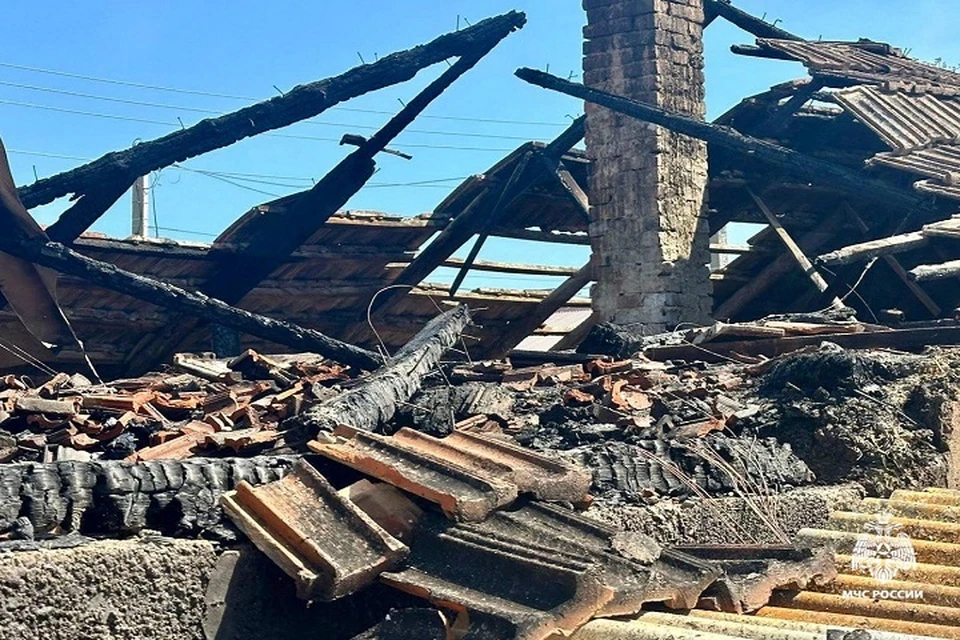 На Ставрополье в поселке Капельница произошел пожар в жилом доме0