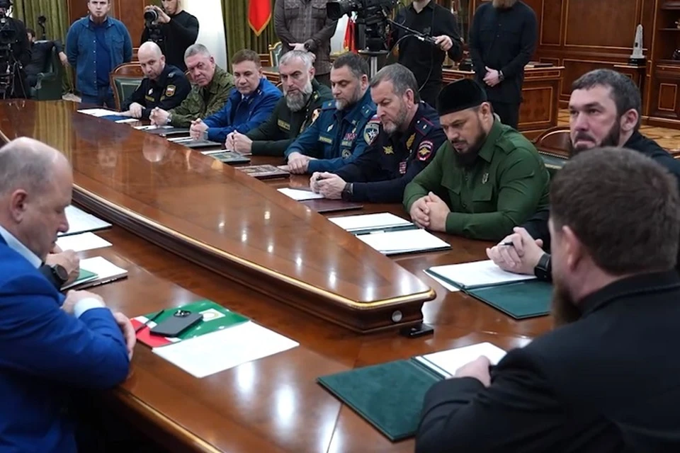 После инцидента в Дагестане глава МЧС ЧР поучаствовал в заседании Кадырова0