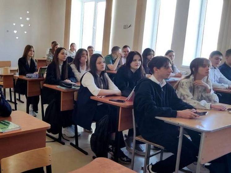 Прибывшие из Белгородской области школьники сели за парты ессентукской школы №8 