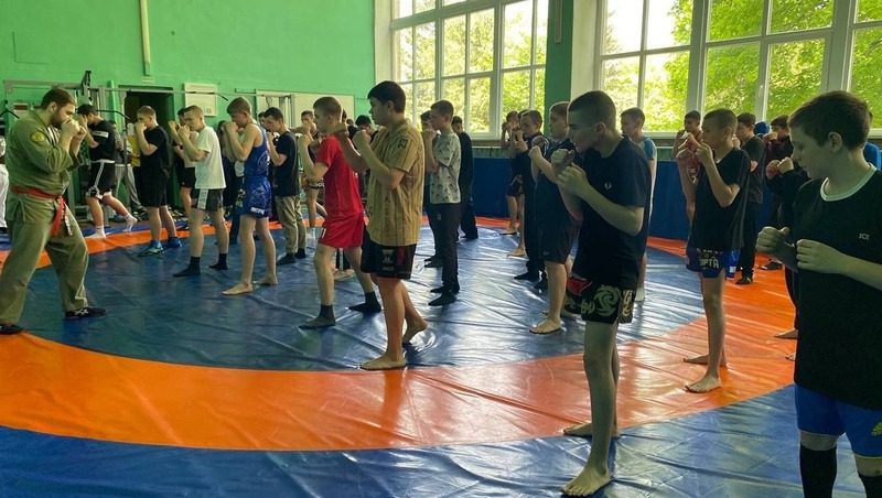 Ставропольцы в Антраците поделились со школьниками из ЛНР «Стратегией успеха»