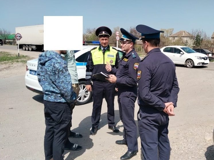 У лихача с 60 неоплаченными штрафами на Ставрополье арестовали машину во время поездки