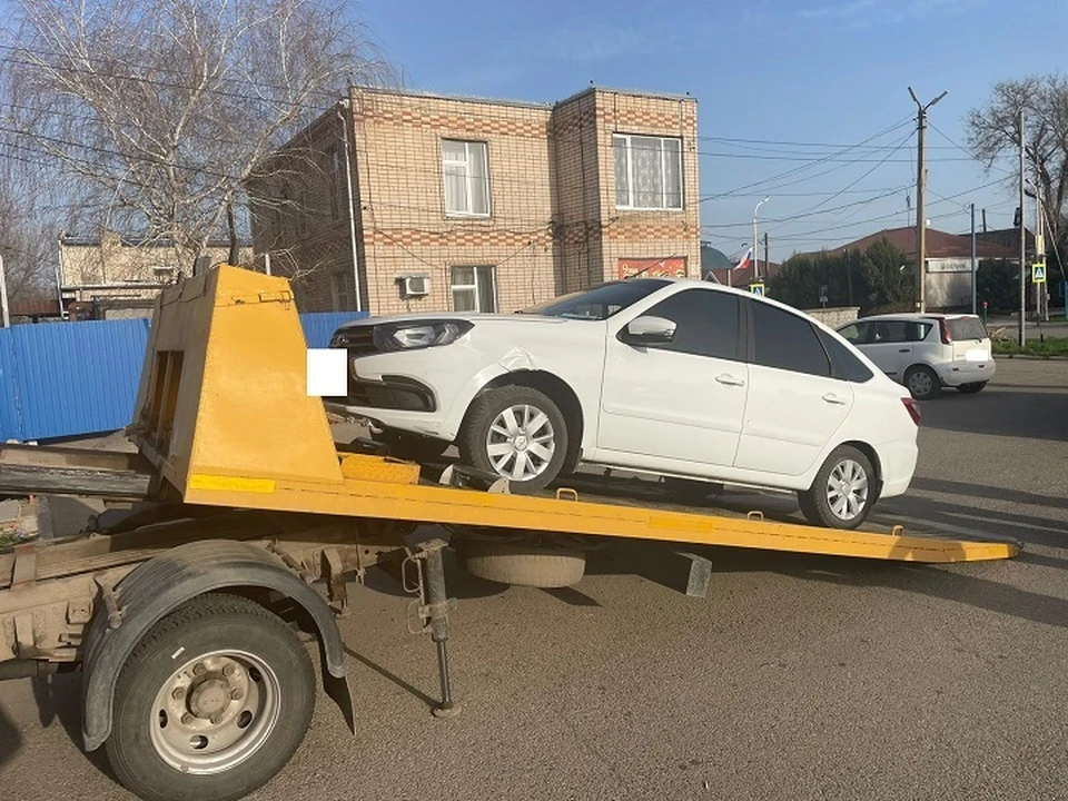 У водителя в Ессентуках изъяли авто из-за неуплаты 140 штрафов за нарушение ПДД0