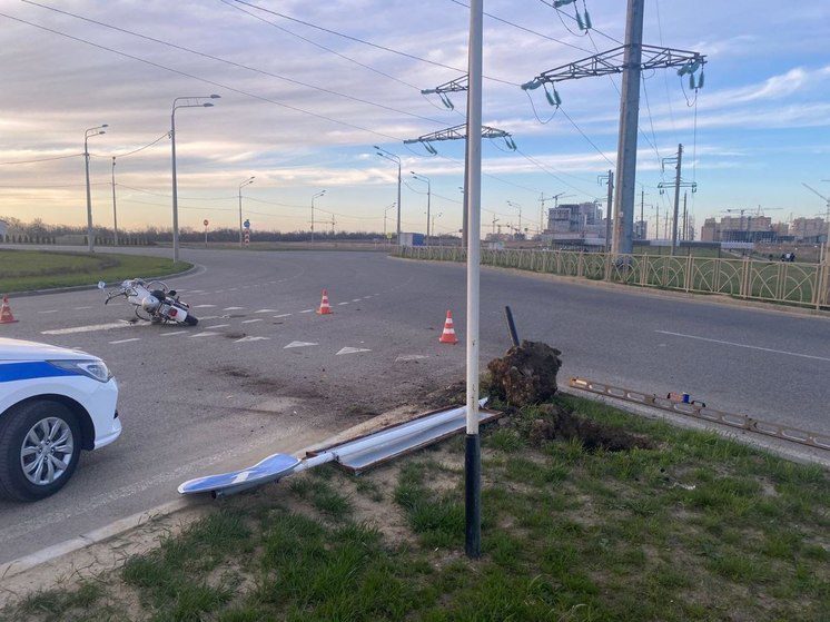 В Ставрополе пьяный водитель мотоцикла попал в ДТП, пострадала пассажирка
