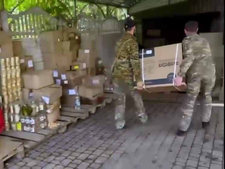 20 тонн гуманитарного груза отправили в зону СВО волонтеры Кировского округа