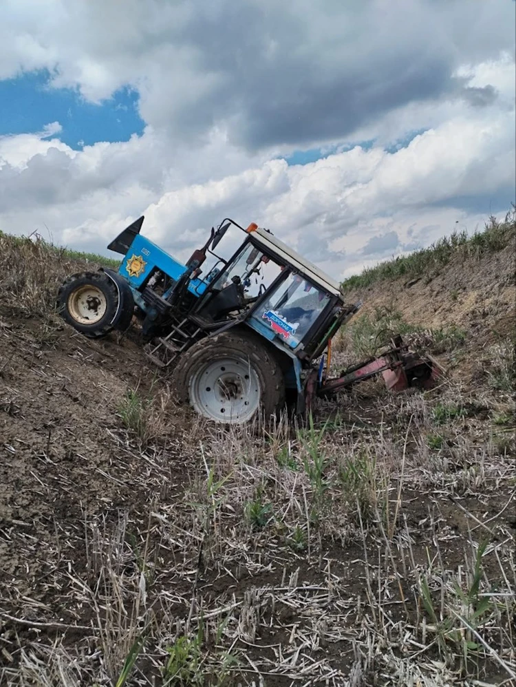 64-летний водитель трактора съехал в кювет и погиб на Ставрополье1