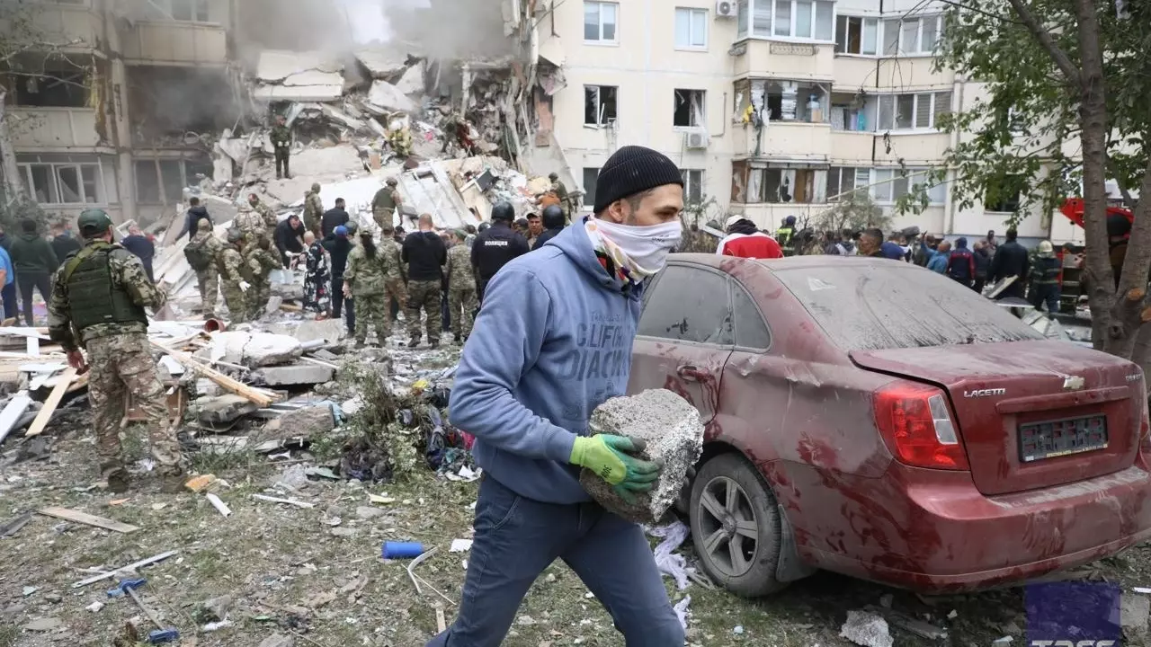 Что известно об обрушении многоэтажки после ракетного удара по Белгороду6