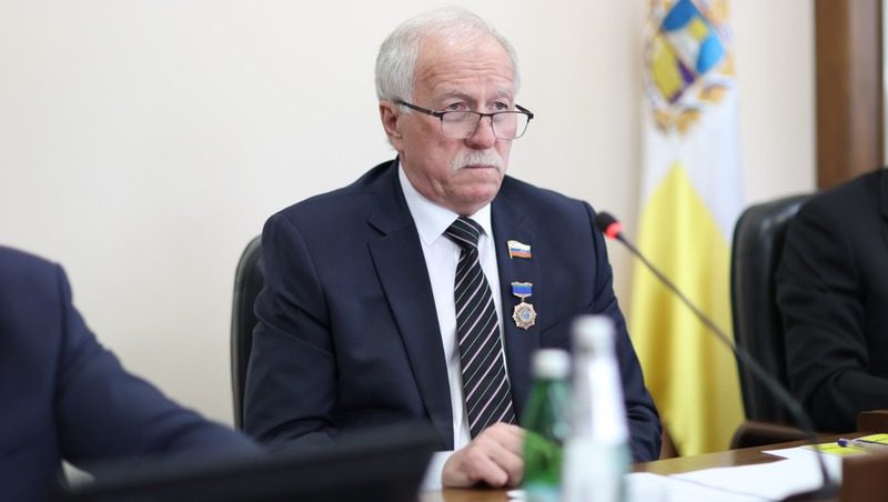Депутаты Ставрополья одобрили инициативы о бесплатных лекарствах и глэмпингах