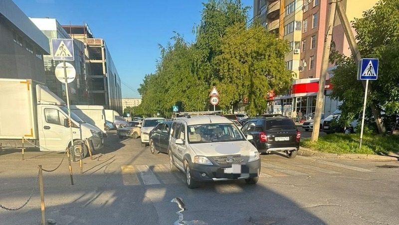 Двух пешеходов сбил «ослеплённый солнцем» автомобилист в Ставрополе