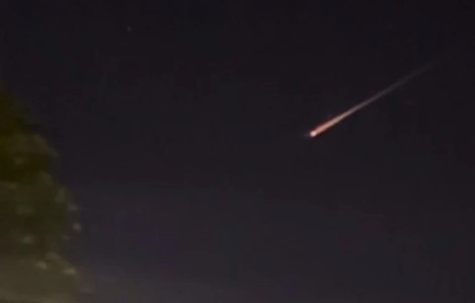 НЛО или комета: странный летящий объект появился в небе над Ставрополем0