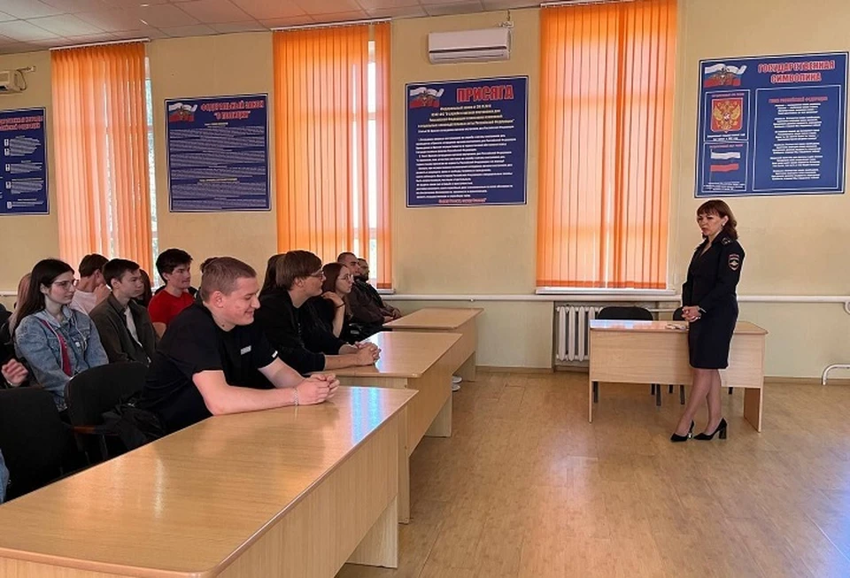 Студентам Невинномысска устроили показательный тур в полицию0