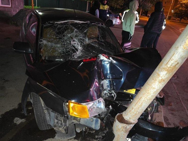 В Ставрополе водитель без прав ночью устроил ДТП, два человека в больнице