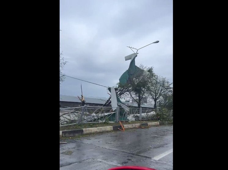 Во время урагана в Черкесске один человек погиб, 6 пострадали