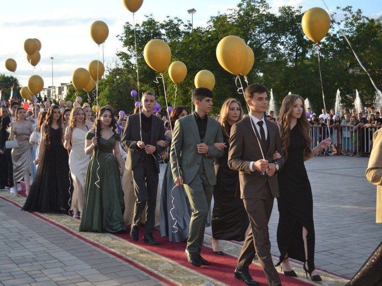 105 выпускников Георгиевского округа получили золотые и серебряные медали