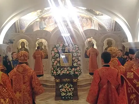 Царица небесная с нами: в Челябинск доставили список Казанской иконы Божьей Матери