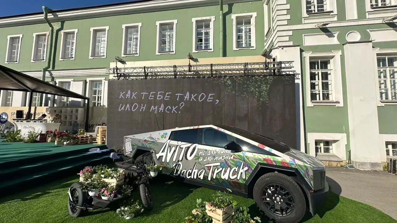 Дачный вариант Tesla Cybertruck появился на улицах Петербурга1