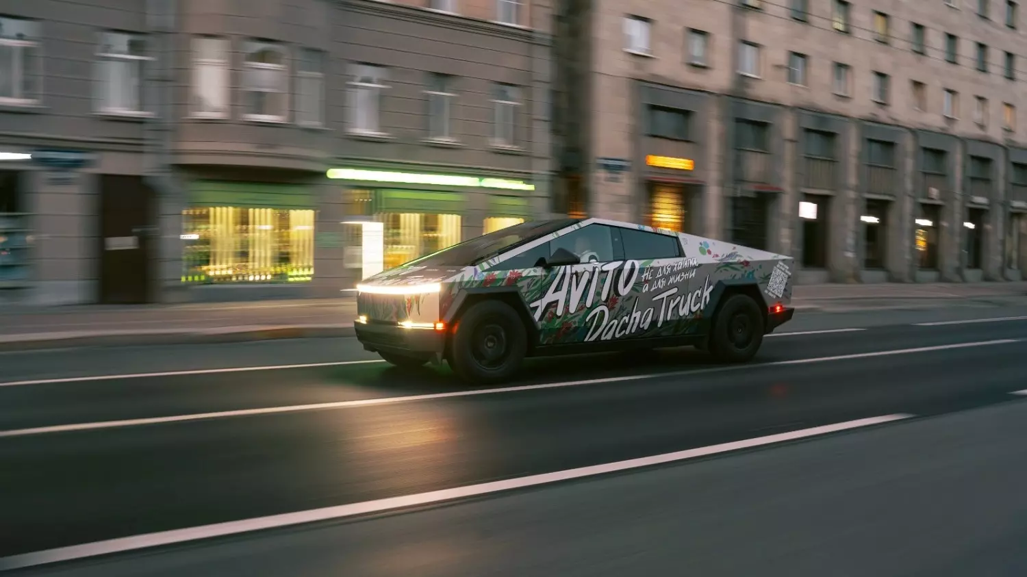 Дачный вариант Tesla Cybertruck появился на улицах Петербурга7