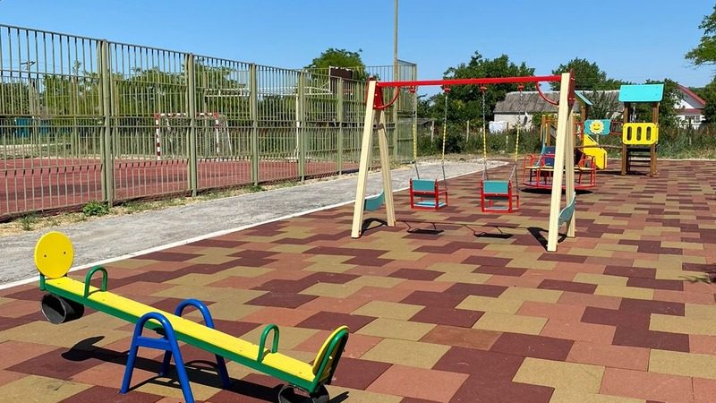 Детскую площадку открыли в хуторе Советского округа по губернаторской программе