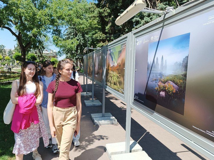 Фотоработы, вдохновляющие на путешествия: выставка в парке Цветник