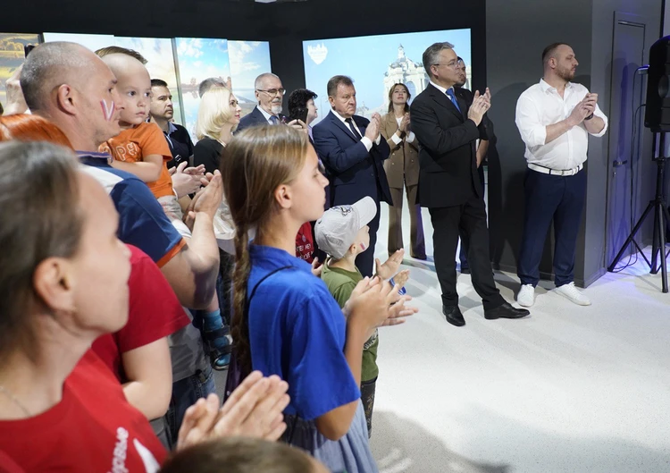 Губернатор Владимиров открыл выставку «Россия будущего» в Ставрополе1