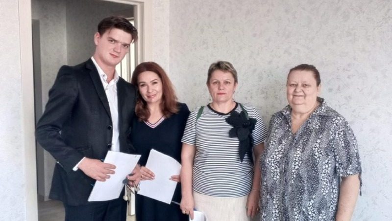 Ключи от новых квартир получили девять сирот на Ставрополье
