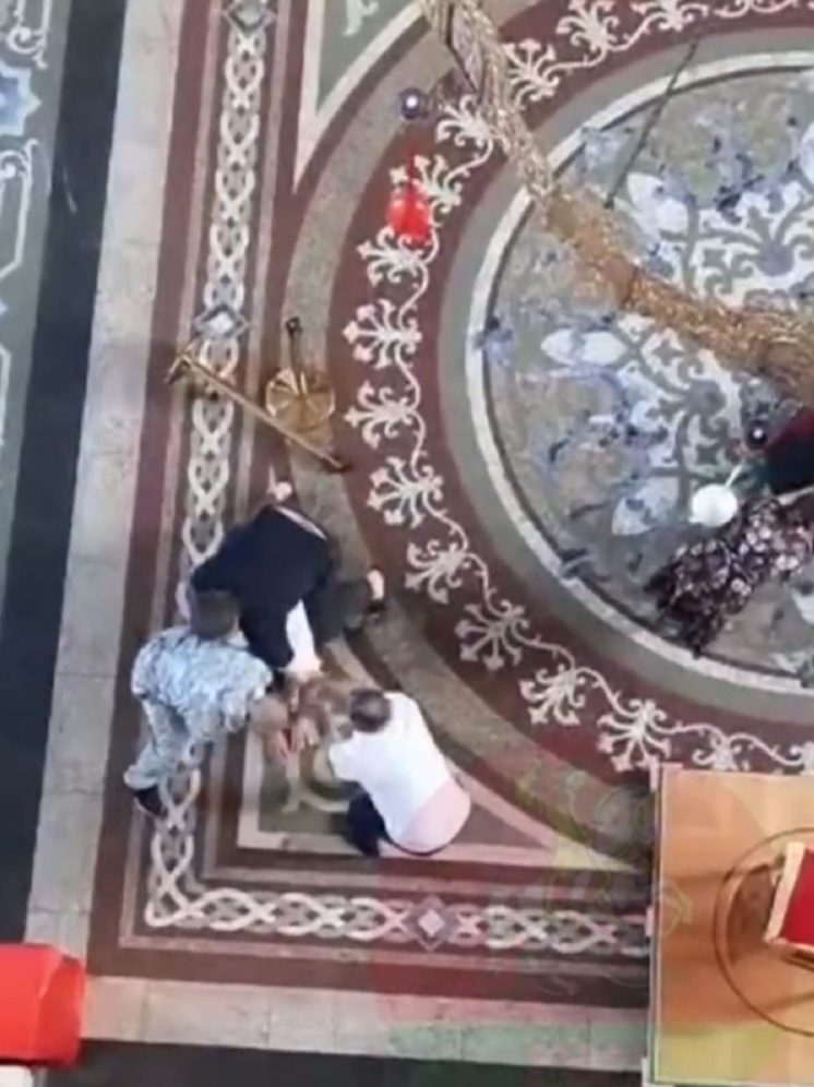 Мужчина напал на священника в храме Георгиевска