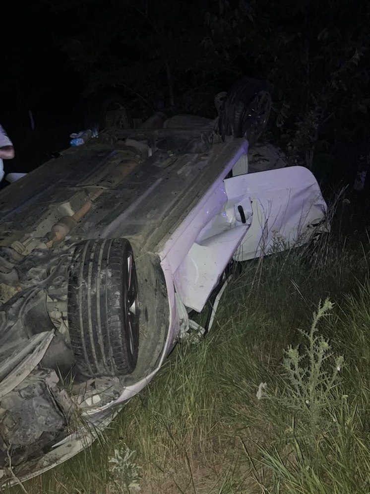На Ставрополье в ДТП погибли 24-летний водитель и его пассажирка из Краснодарского края