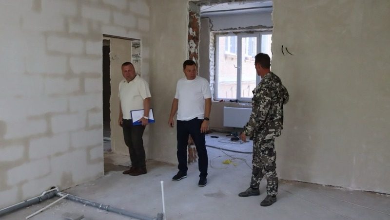 Обновление школы №1 в Зеленокумске проинспектировал партийный десант