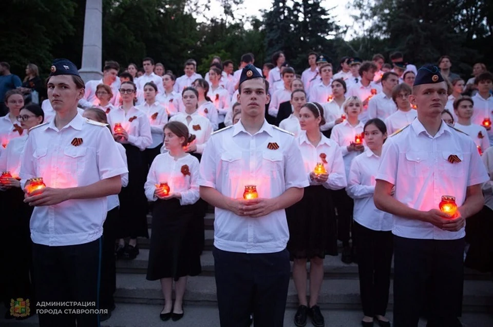 Пять тысяч огней зажгли накануне Дня памяти и скорби в Ставрополя0