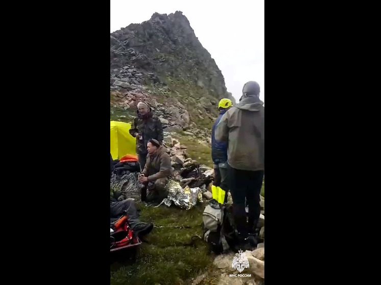Спасатели 22 км несли получившего травму туриста в Софийском ущелье Карачаево-Черкесии