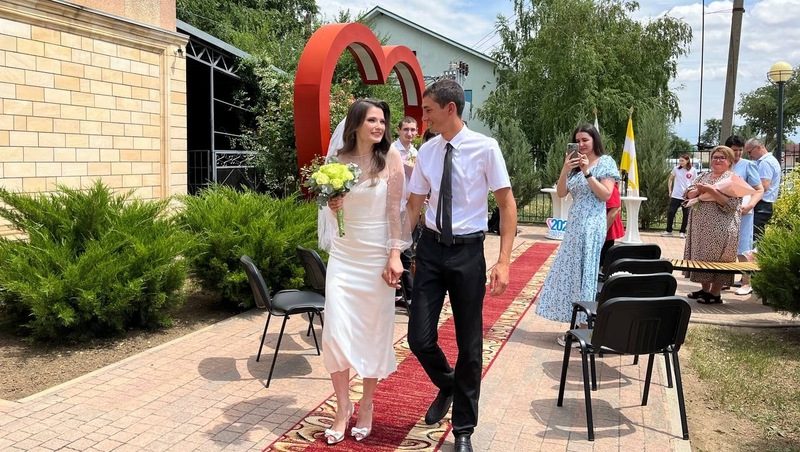 Старт летнему сезону свадеб дали в Апанасенковском округе