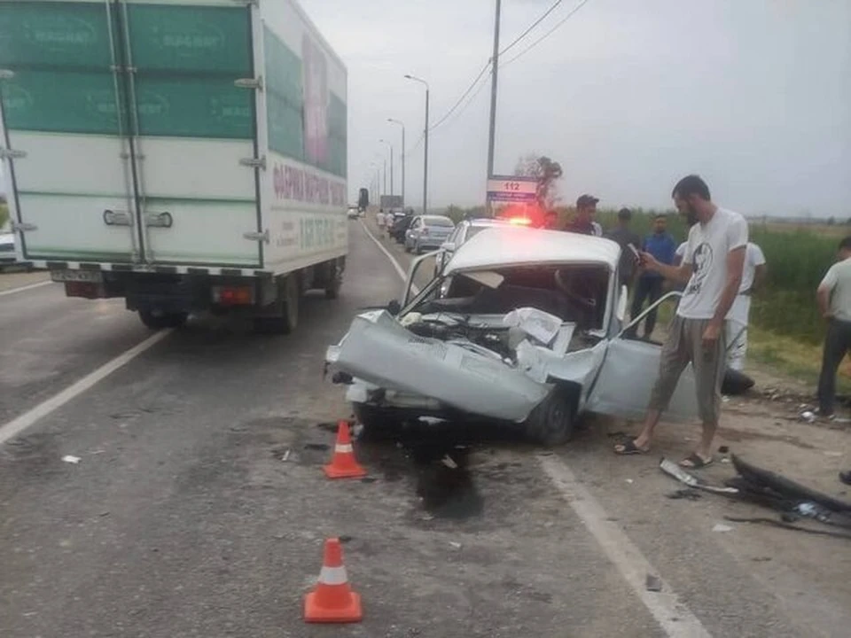 Три человека попали в больницу после аварии в Дагестане0