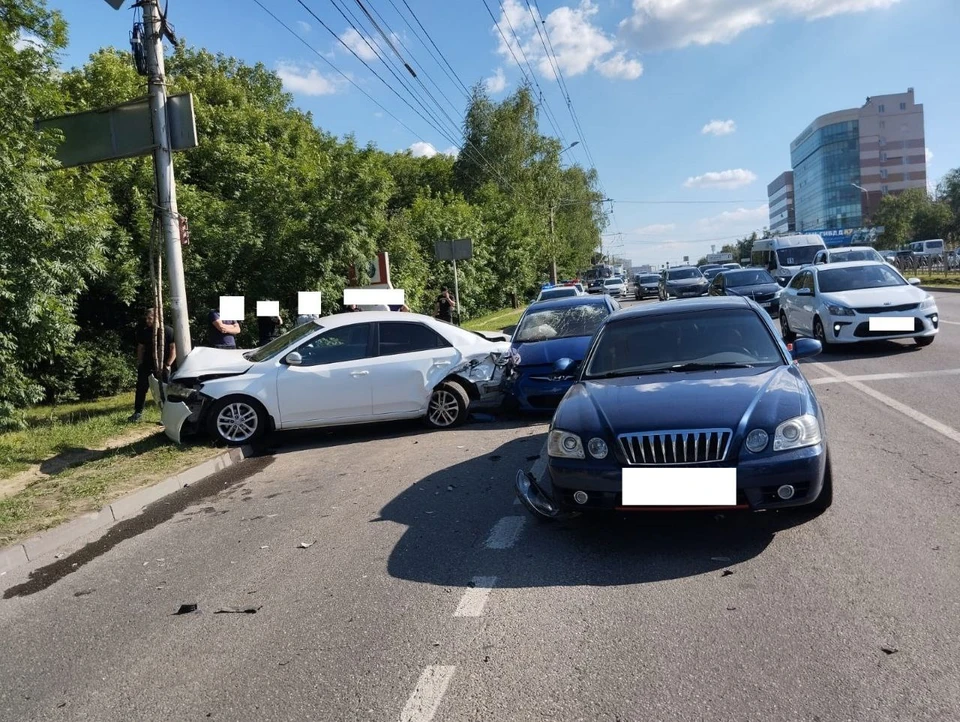 Тройная авария произошла из-за водителя-новичка в Ставрополе0