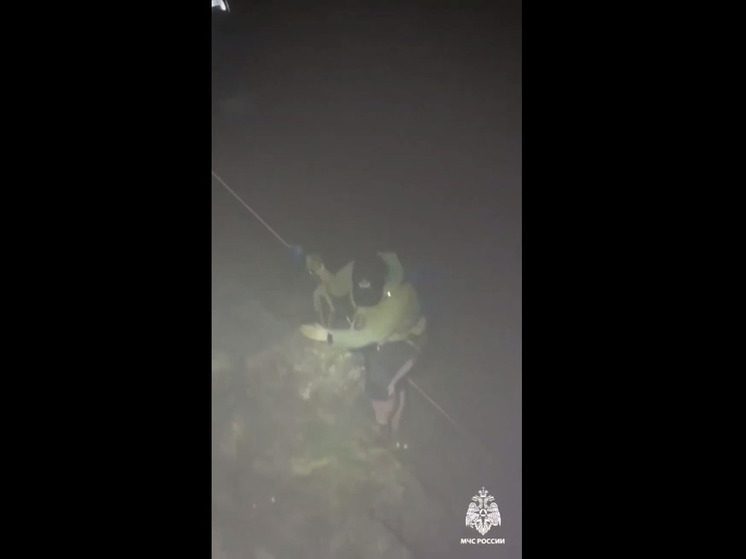 В Архызе спасатели подняли туристку из ущелья горы