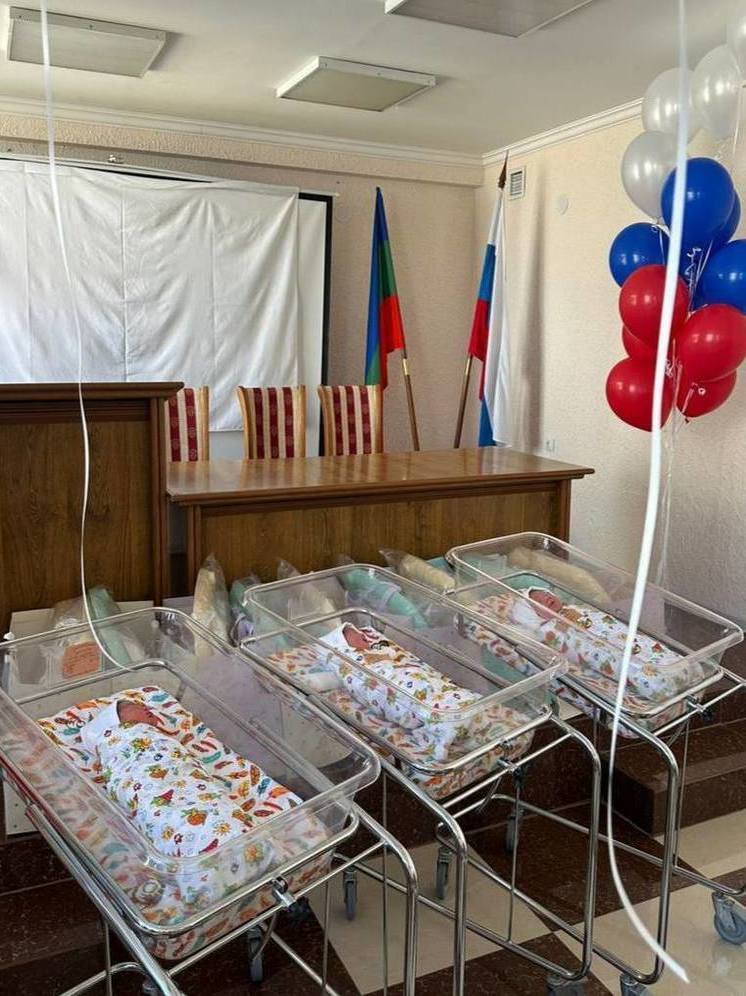 В День России в Карачаево-Черкесии родились шесть малышей