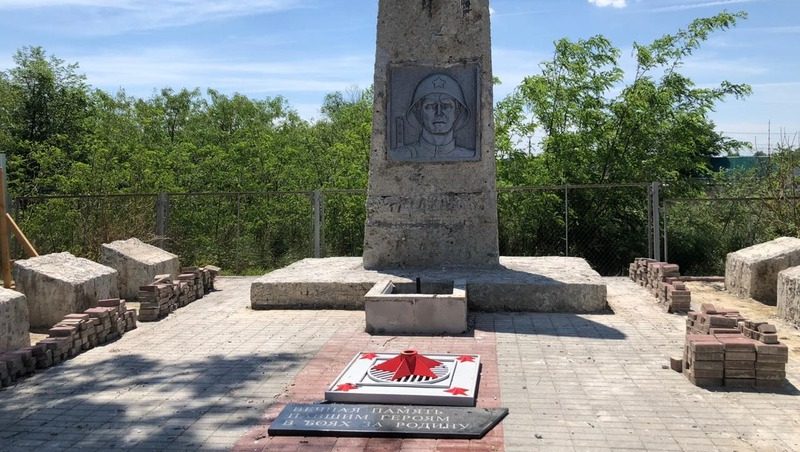 В хуторе на Ставрополье реставрируют мемориал героям Великой Отечественной