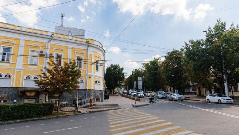 В Ставрополе демонтировали 47 рекламных конструкций с фасадов зданий