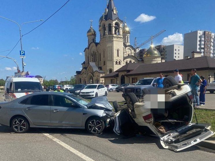 В Ставрополе на ул. Перспективная три человека пострадали в ДТП