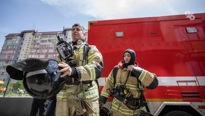 Балкон в многоквартирном доме Невинномысска загорелся из-за окурка